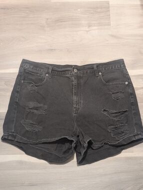 American Eagle | Mom Short In Black Wash